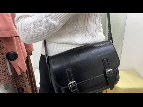 ❤️ Vieša jaunos kalės FeralBerry masturbacija su dildo aprangos kambaryje ️ Porno prie porno lt.wassell.ru ❌️